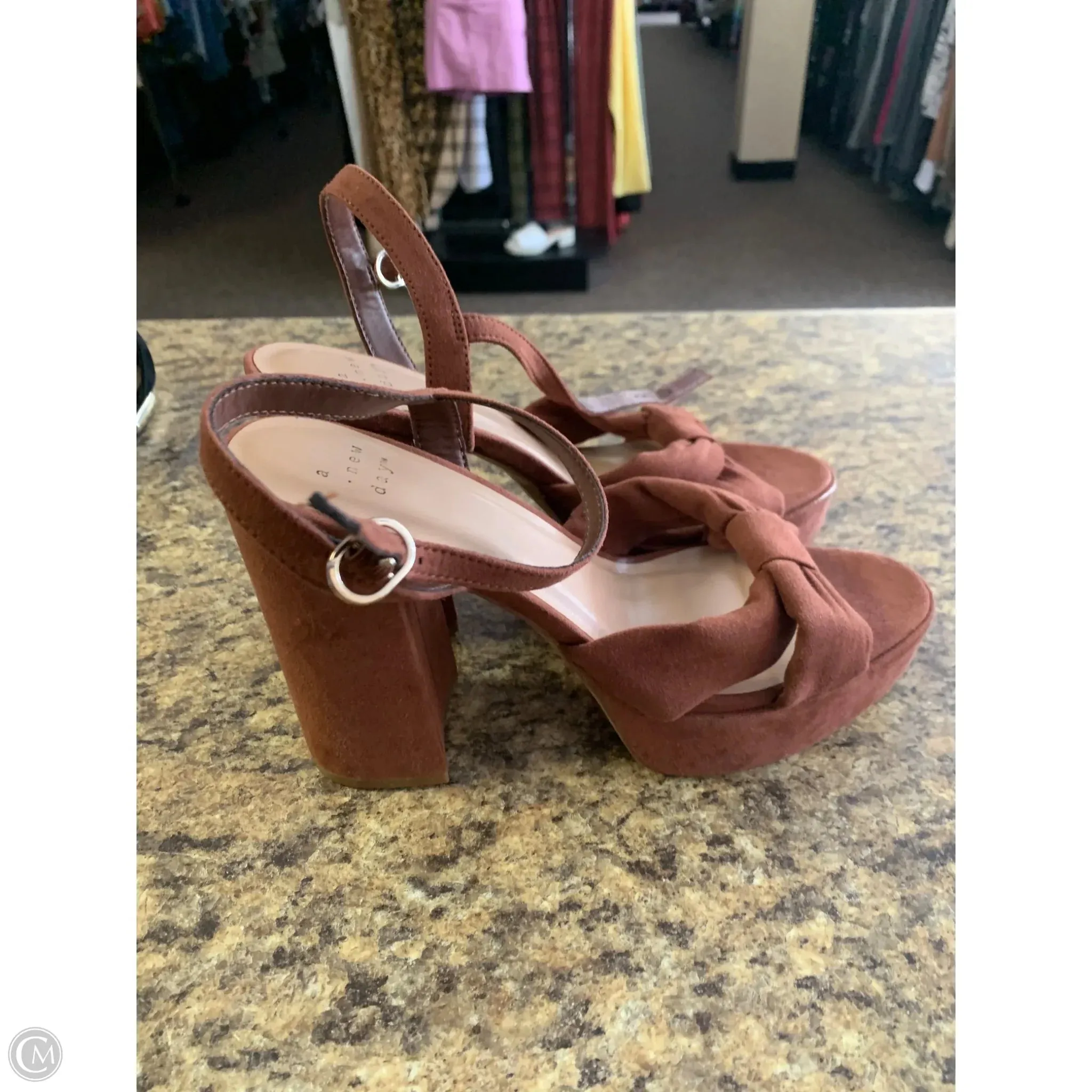 Shoes Heels Block By A New Day In Brown, Size: 8
