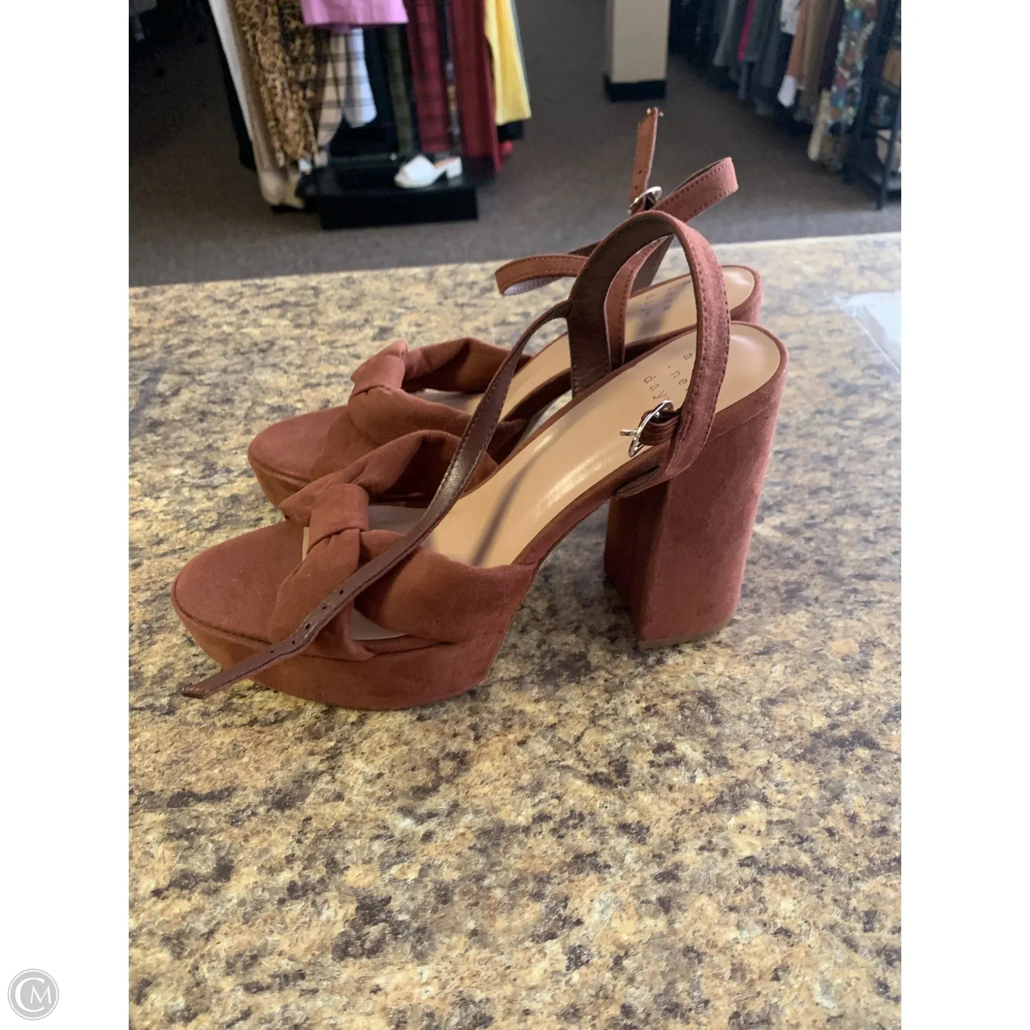 Shoes Heels Block By A New Day In Brown, Size: 8