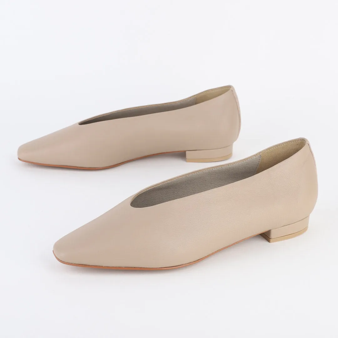 *UK size 13 - LETSBE - black, 1.5cm heels