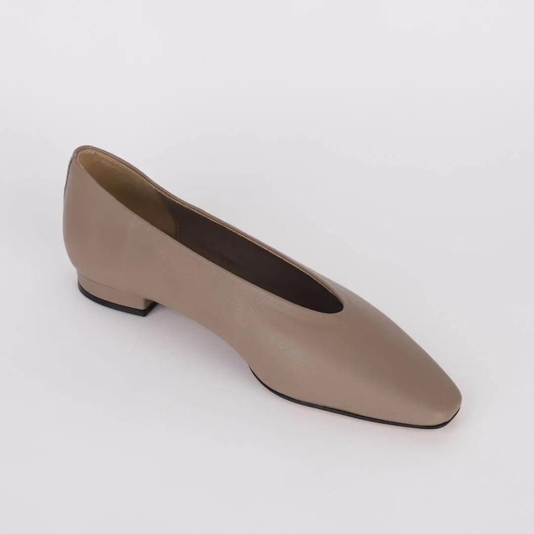 *UK size 13 - LETSBE - black, 1.5cm heels