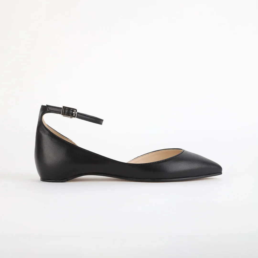 *UK size 13 - PINKUMI - black, 1.5cm heels