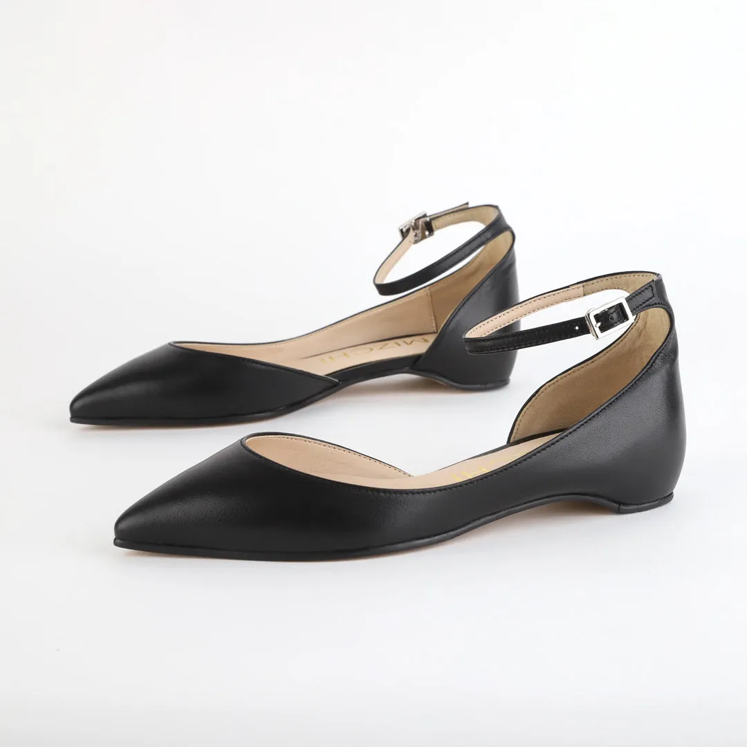 *UK size 13 - PINKUMI - black, 1.5cm heels